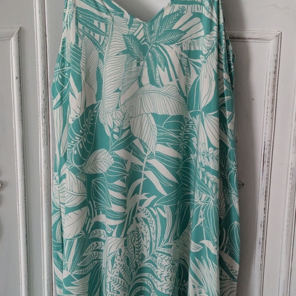 NEW Maxi Dress with tags Close Out Sale - Picture 6 of 6